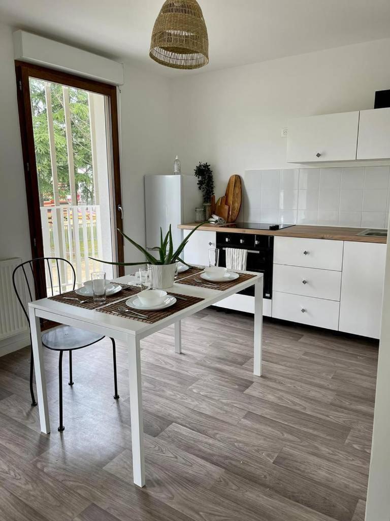 Allee Des Cedres Villepinte  Kültér fotó